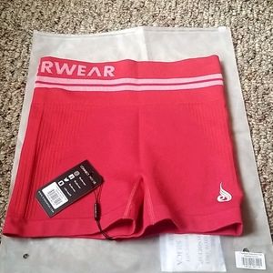 Active wear shorts